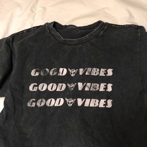 Good Vibes Crop graphic tee